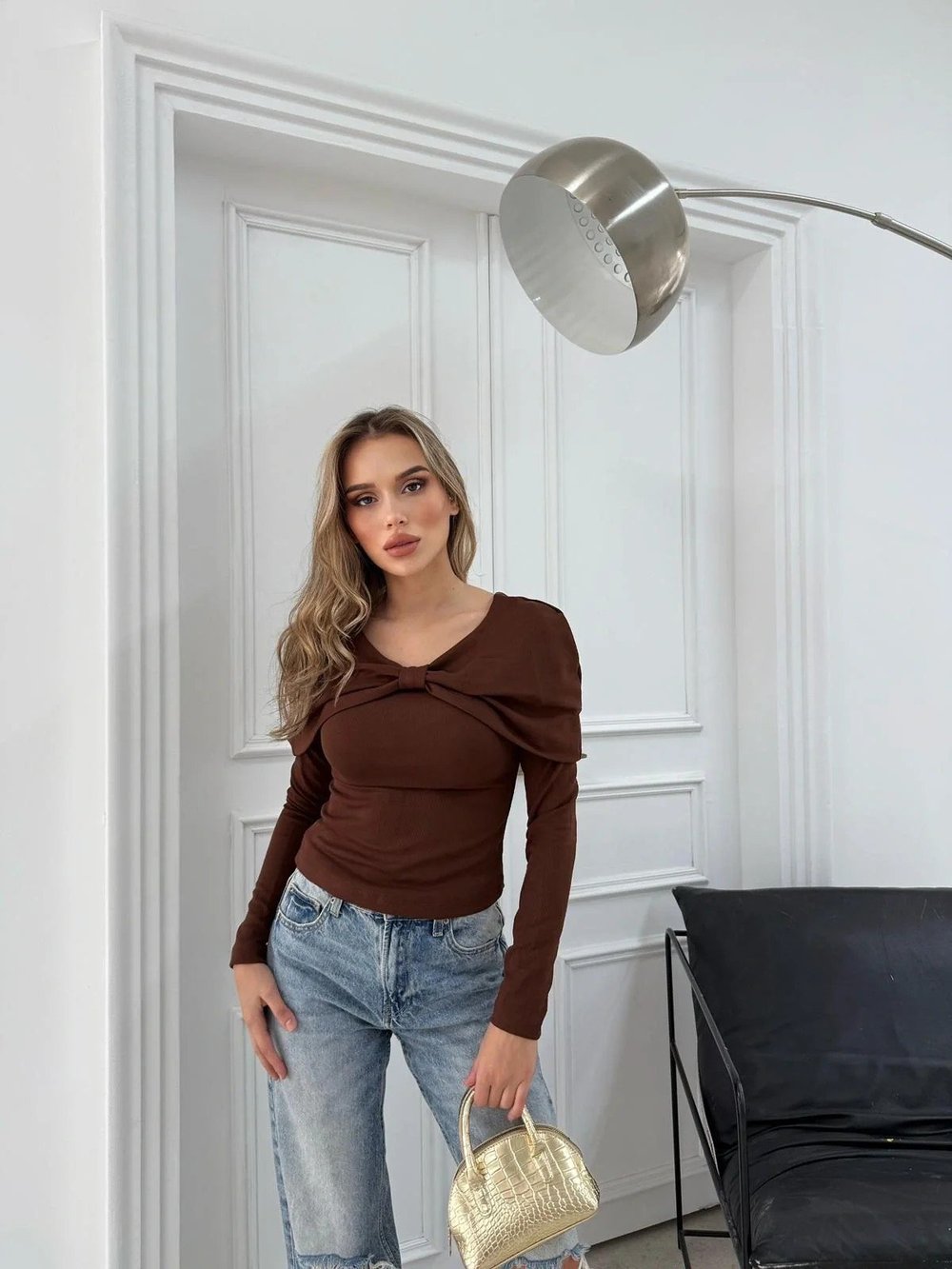 ŞAL YAKA ÖN BURGULU SELANİK KUMAŞ BLUZ KAHVE