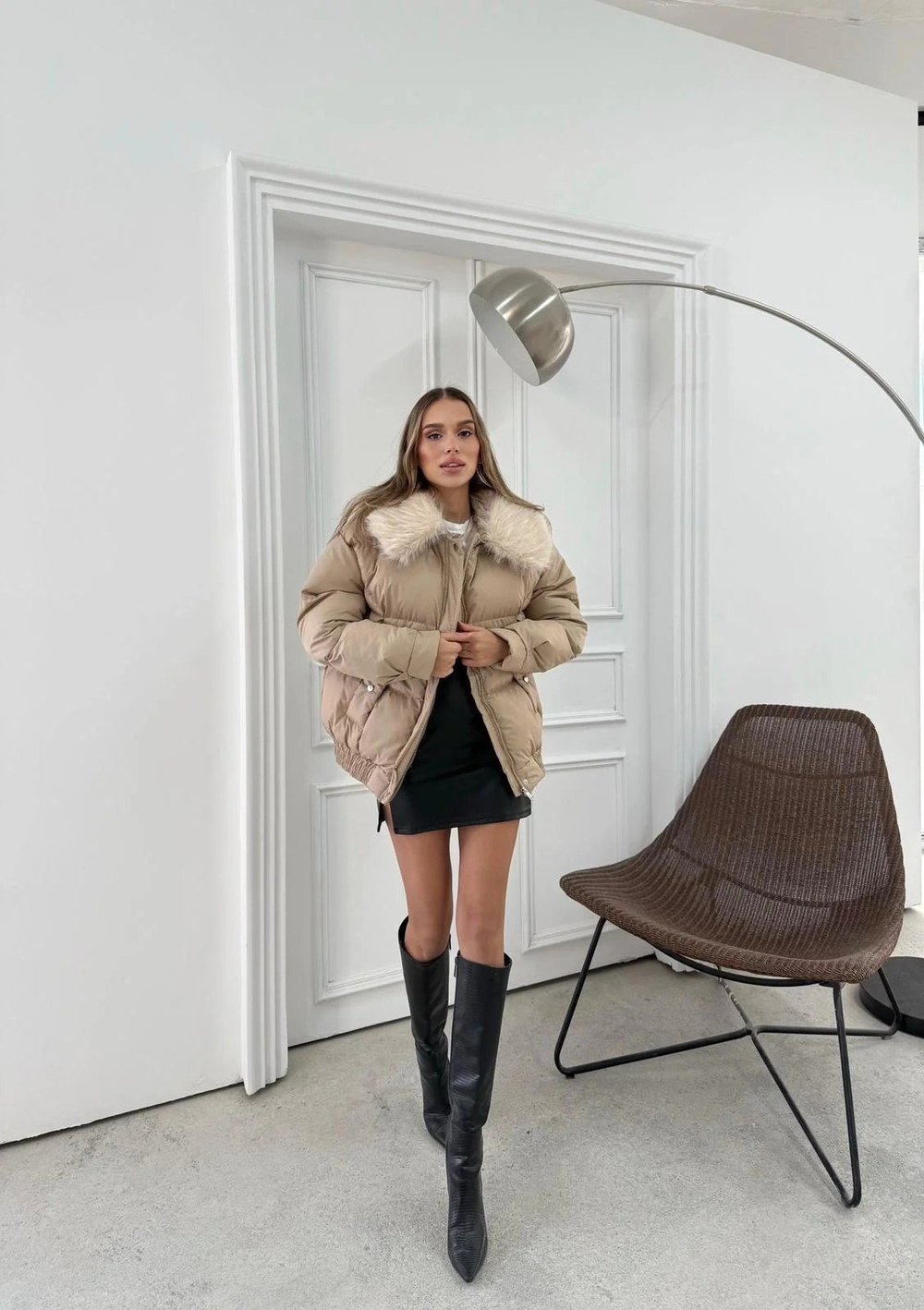 YAKA KÜRK DETAY İÇ ASTARLI ŞİŞME MONT BEJ