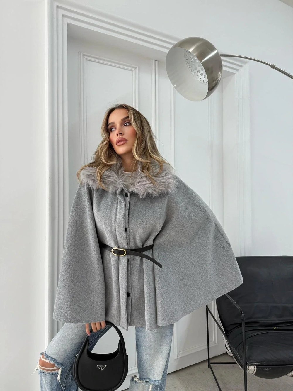 YAKA KÜRK DETAY KEMERLİ KAŞE PANÇO GRİ