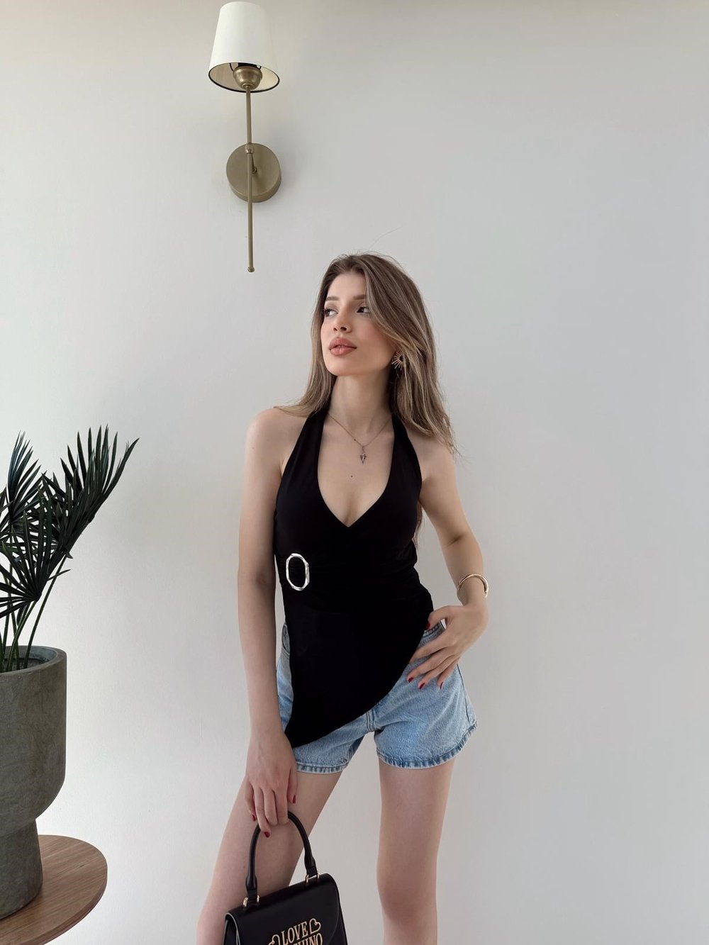 Boyundan Bağlamalı Asimetrik Kesim Aksesuar Detay Sandy Bluz Siyah 2268