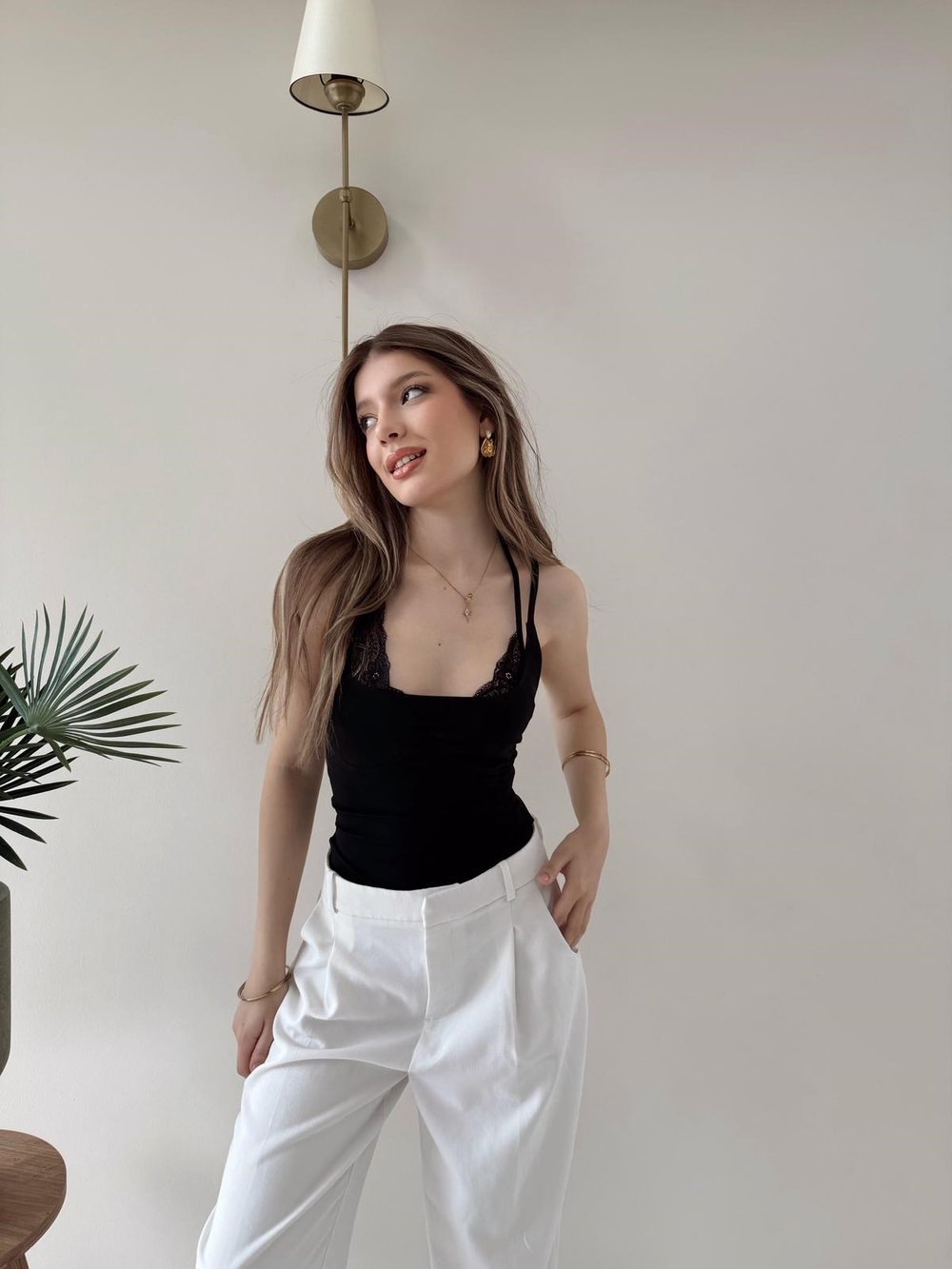 Boyundan Bağlamalı Dantel Detay Sırt Dekolte Bodysuit Siyah 2149