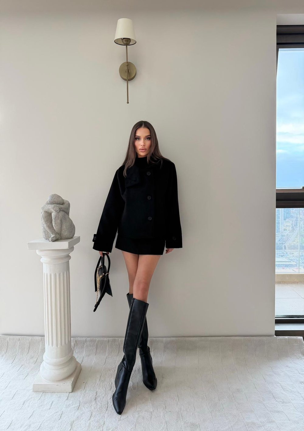 Dik Yaka Kol Kemer Detay İç Astarlı Kaşe Mont Siyah 2034