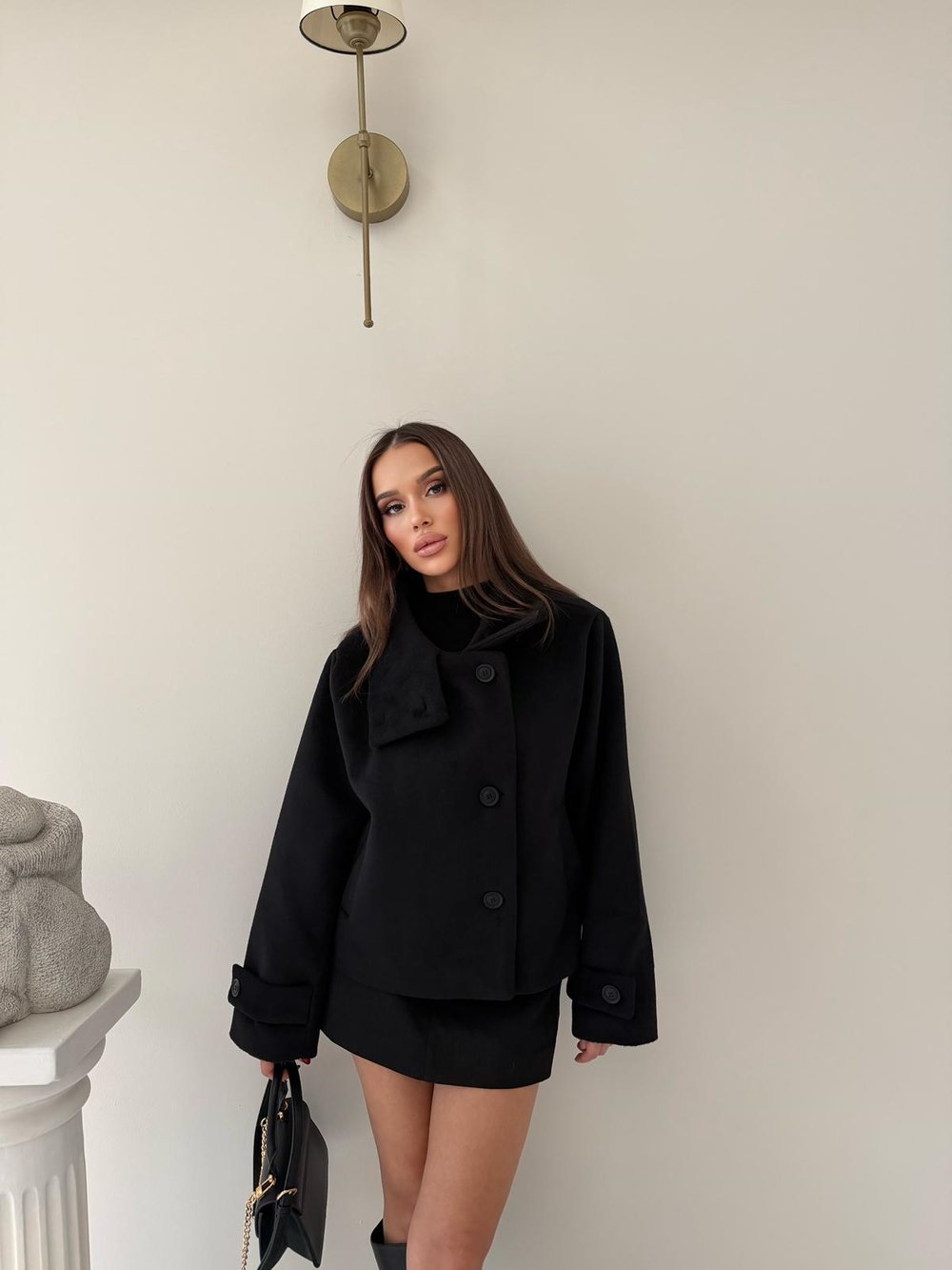 Dik Yaka Kol Kemer Detay İç Astarlı Kaşe Mont Siyah 2034