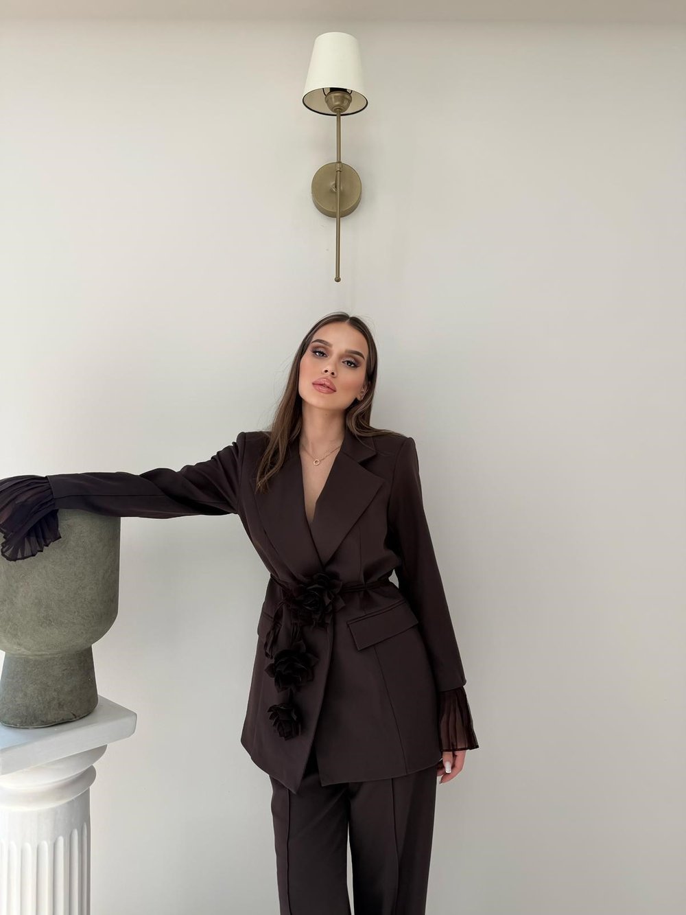 Kol Tül Detay Bel Kuşaklı Blazer Ceket Ve Pantolonlu Kumaş Takım Kahverengi 2068