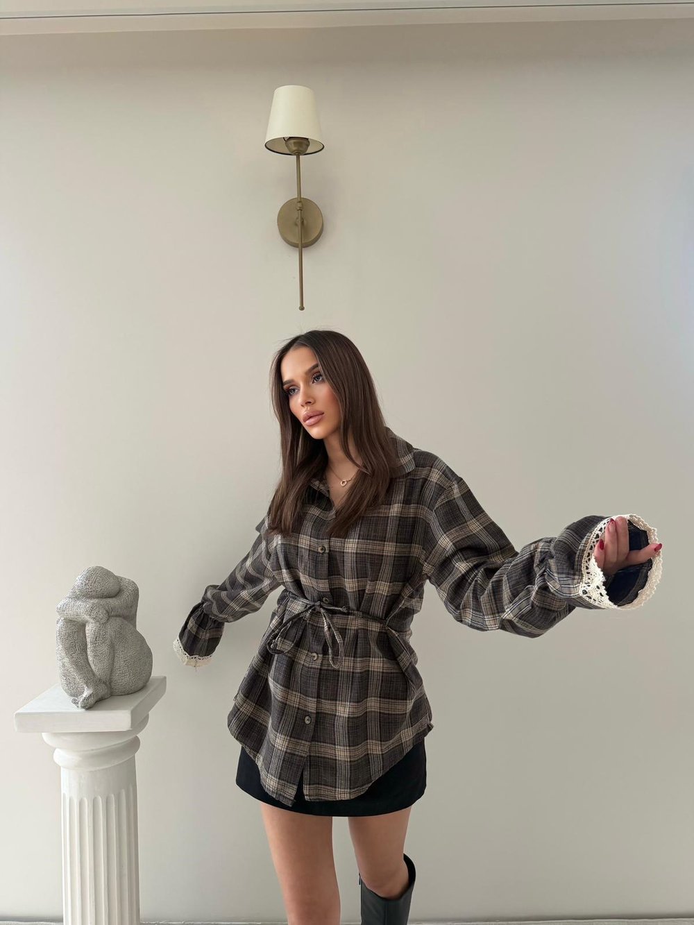 Kol Dantel Detay Sırt Bağlamalı Ekoseden Gömlek Acı Kahve 2035