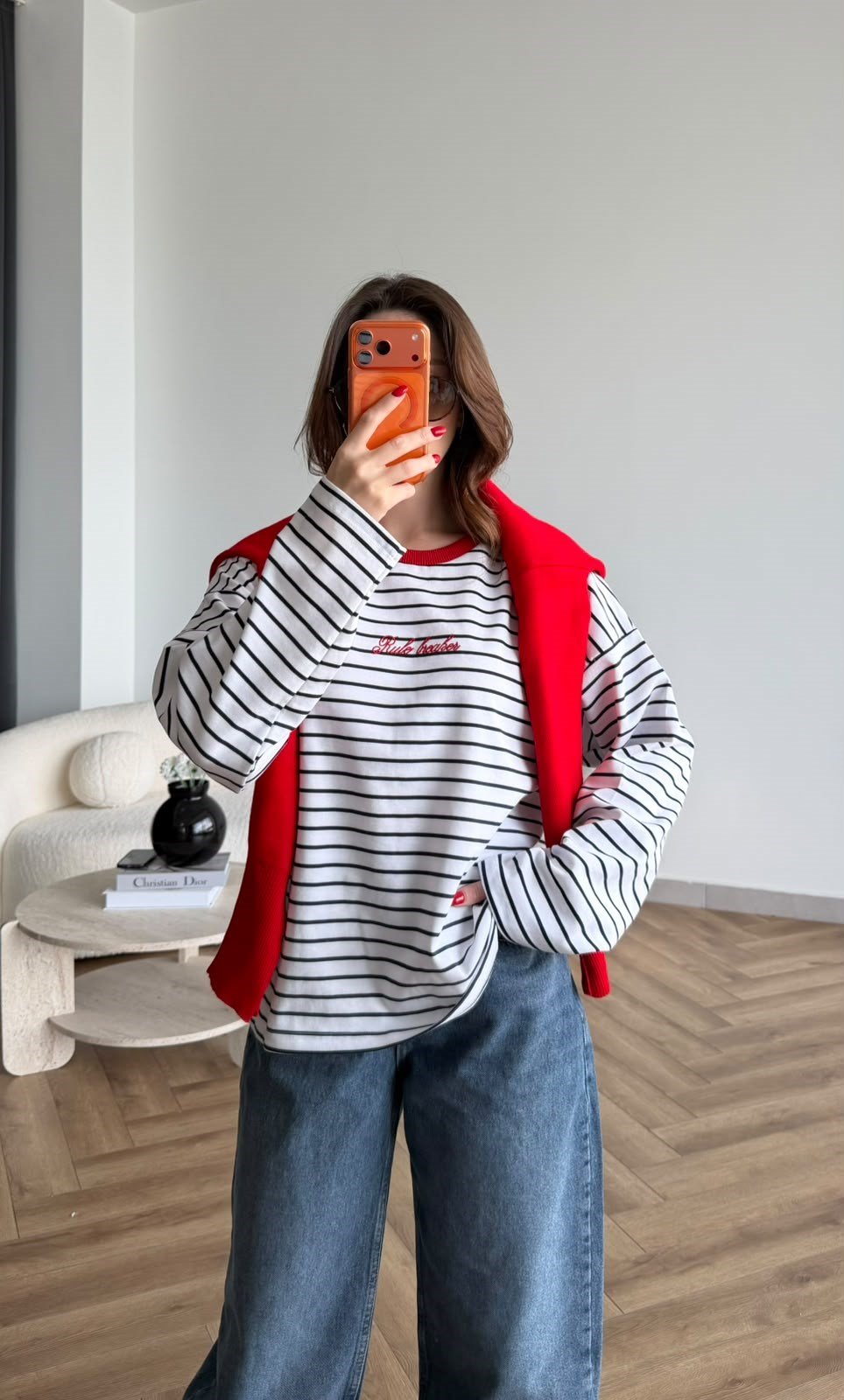 Nakış Detay Çizgili Oversize Sweat Beyaz Siyah 2523