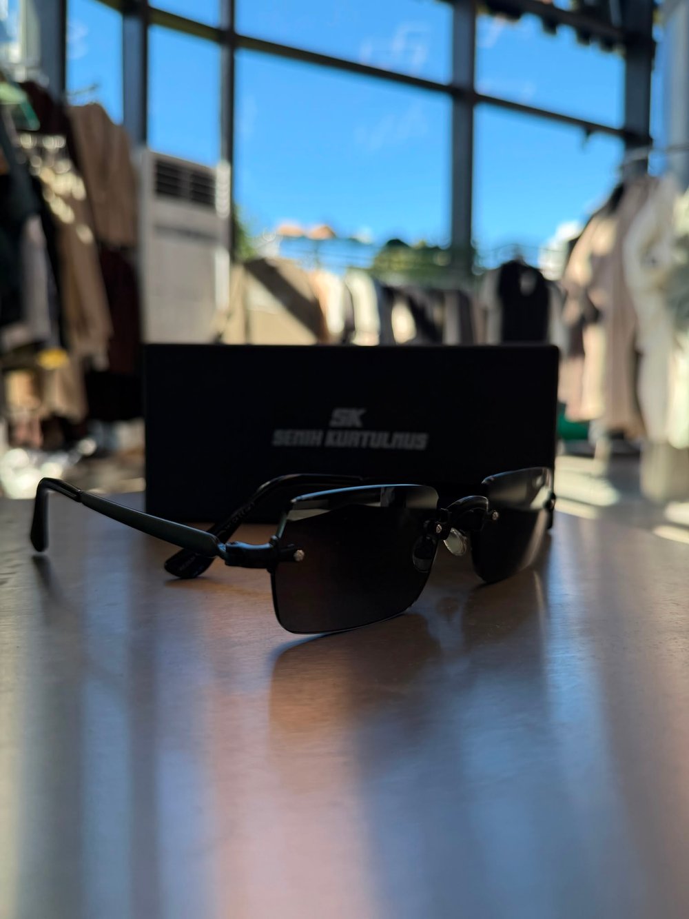 Black Monark MN1