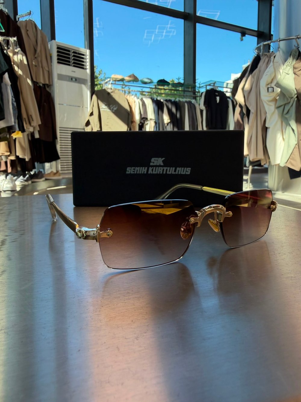 Brown Monark MN2