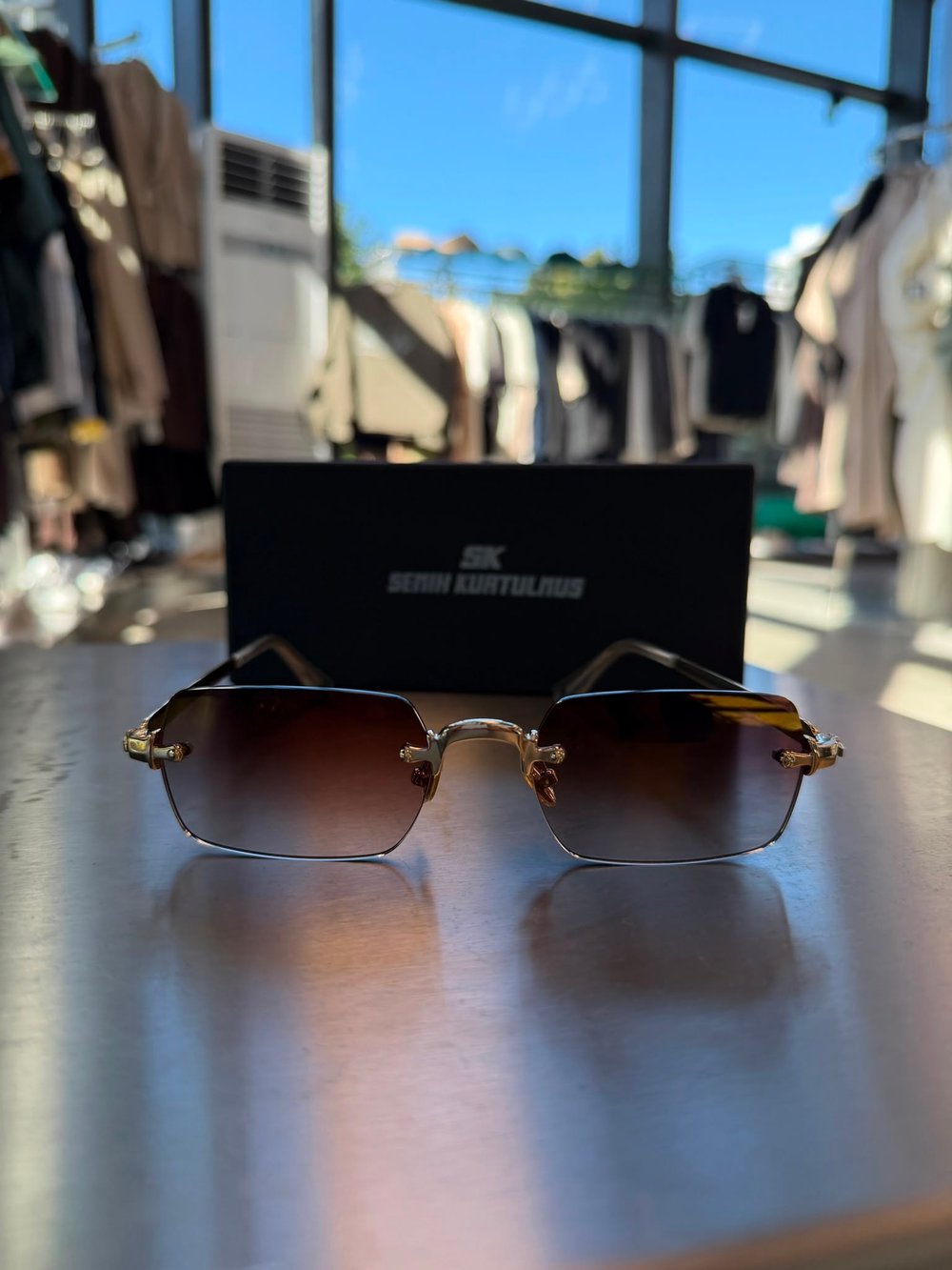 Brown Monark MN2