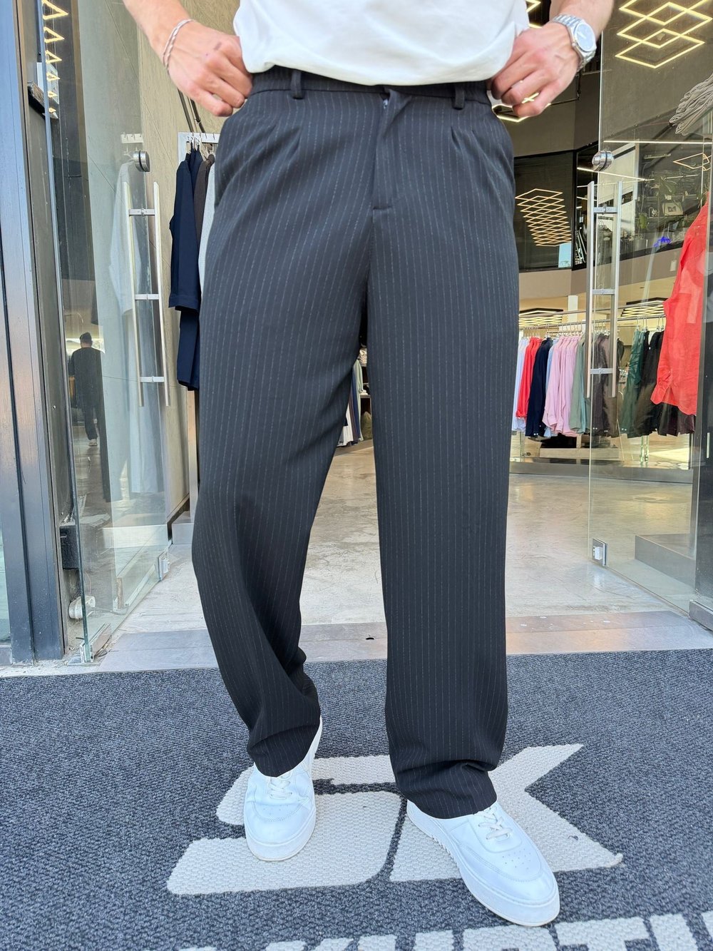 Siyah SNZ Pileli Baggy Pantolon