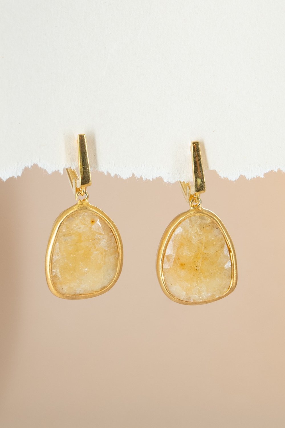 Yellow Safir Taşlı Gümüş Küpe