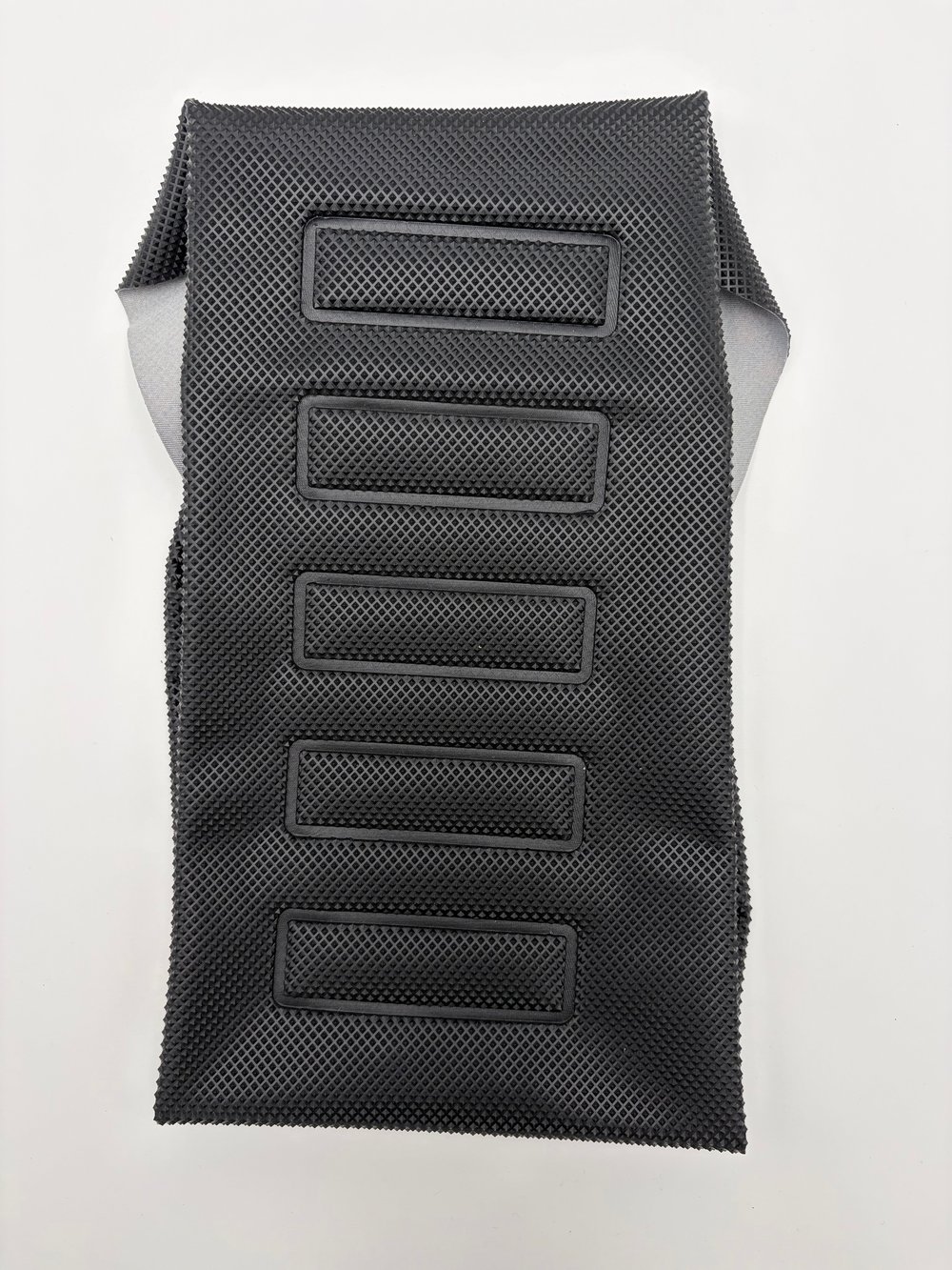 KAYDIRMAZ SELE KILIFI SİYAH 85 x 39 cm