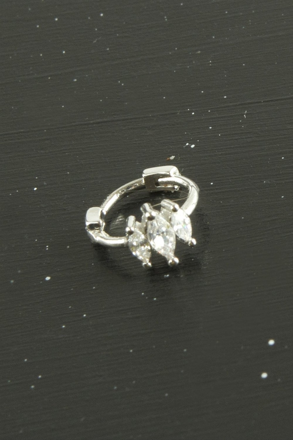 Zikzak Lüks Çelik Kulak Burun Piercing 1 Adet