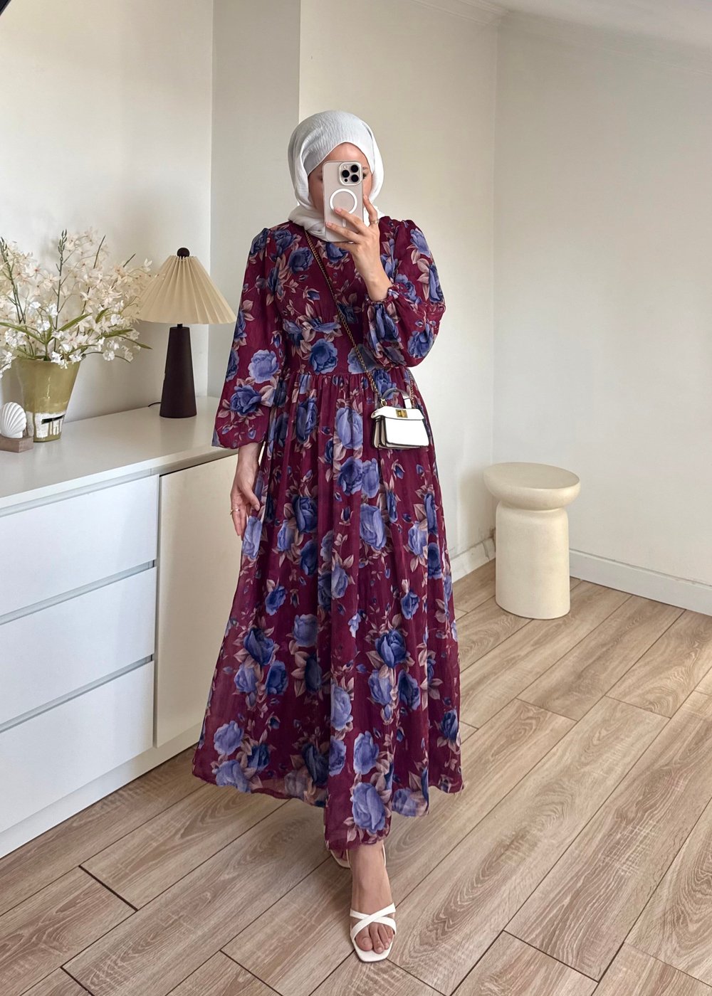 Çiçekli Belden Oturtmalı Elbise 