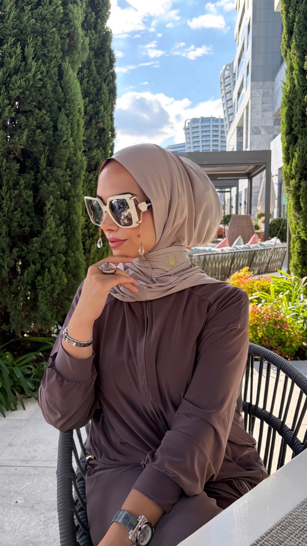 Bej Çıtçıtlı Hijab Şal