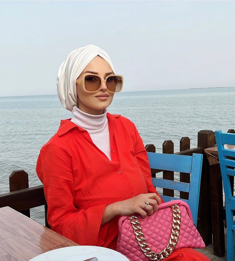 Ekru Salaş Büzgülü Bone