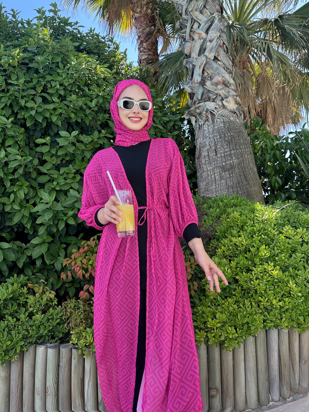 Fuşya Logolu Pareo ve Boneşal TAKIMI