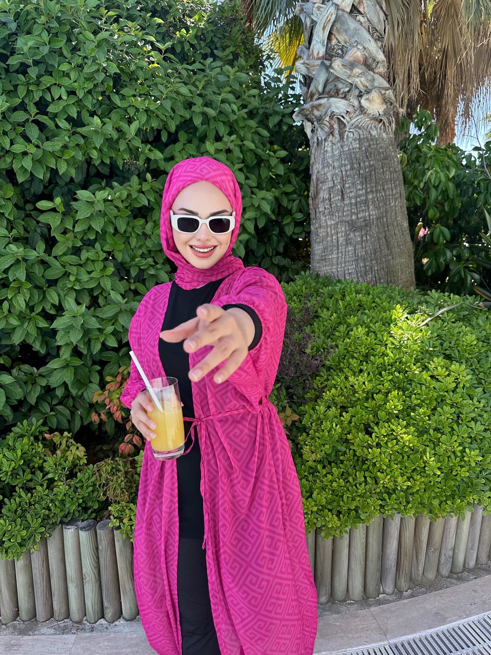 Fuşya Logolu Pareo ve Boneşal TAKIMI