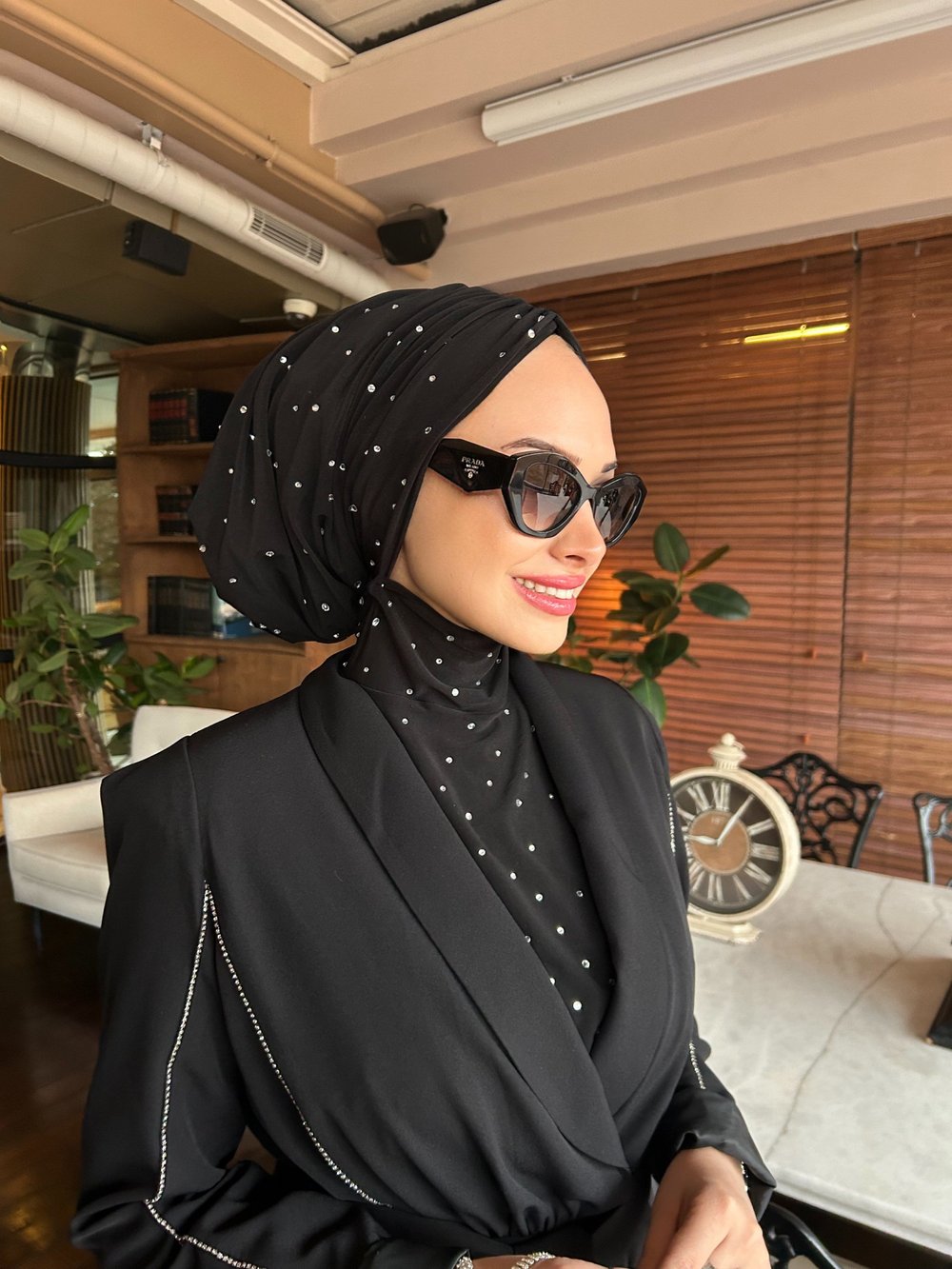 Siyah Brilliant Taşlı Bone