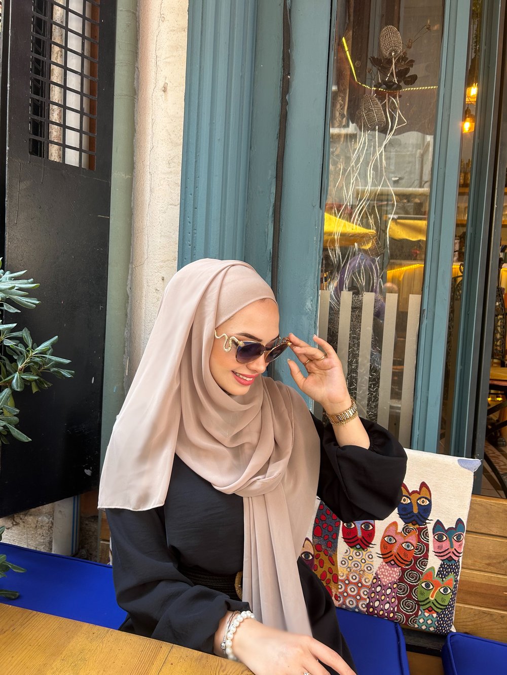Taş Rengi Önü Düz Elegant Boneşal