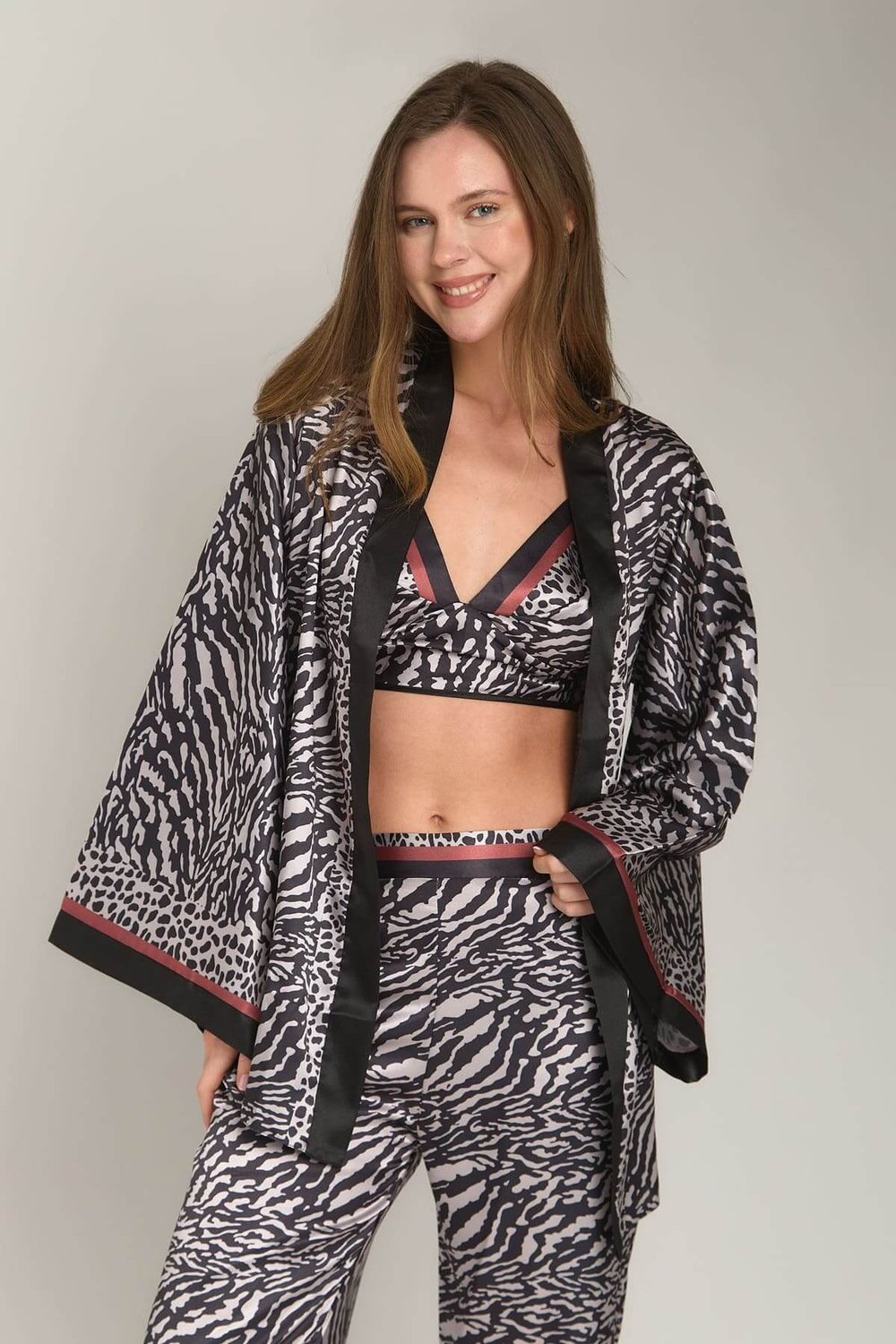 ARELY Saten Pantolon Crop Sabahlık Set Pijama Takımı - Leopar