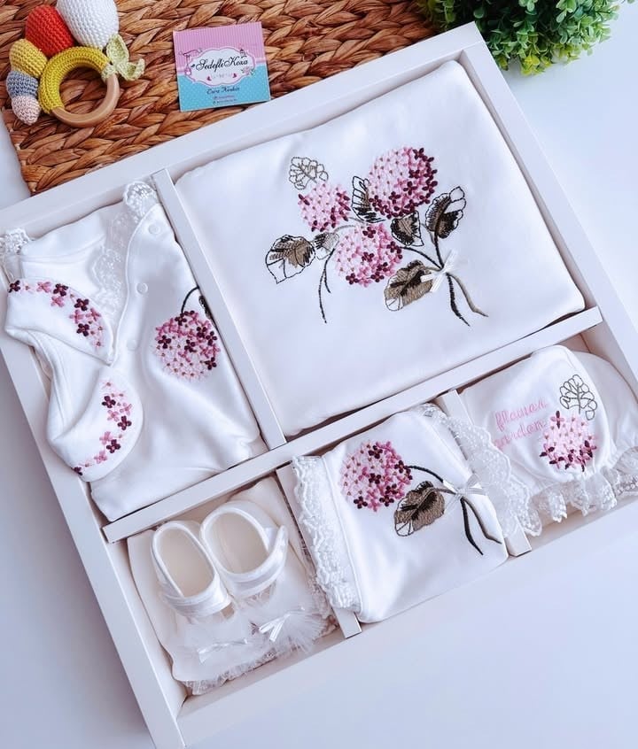 Ortanca Nakışlı Premium Tam Set Hastane Çıkışı