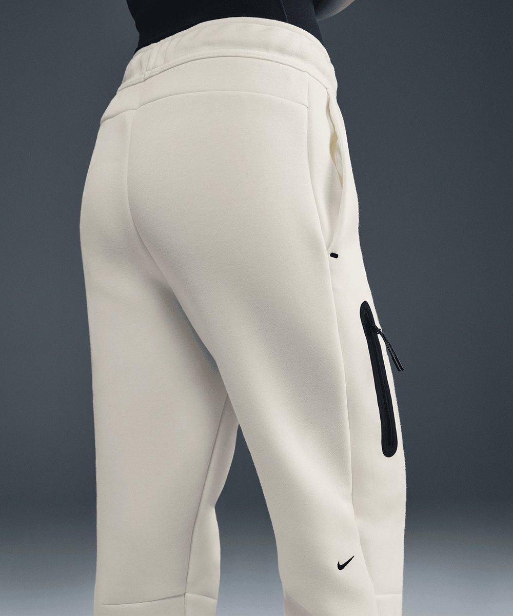 Nike Sportswear Tech Fleece Mid-Rise Sweatpants Kadın Eşofman Altı HV6779