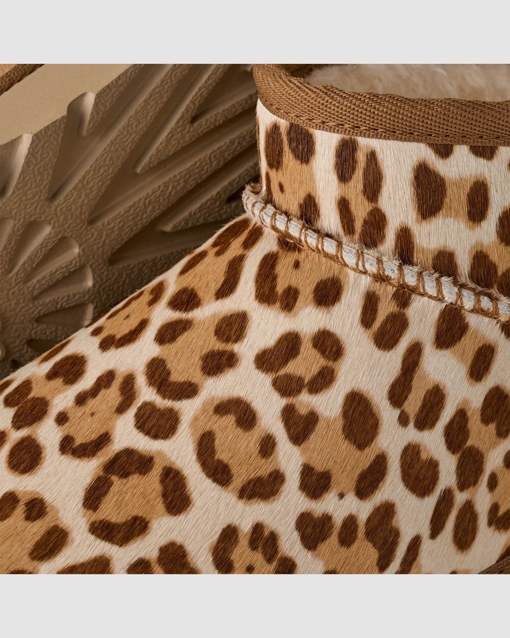 UGG CLASSIC ULTRA MINI PLAINS KADIN BOT 1178110