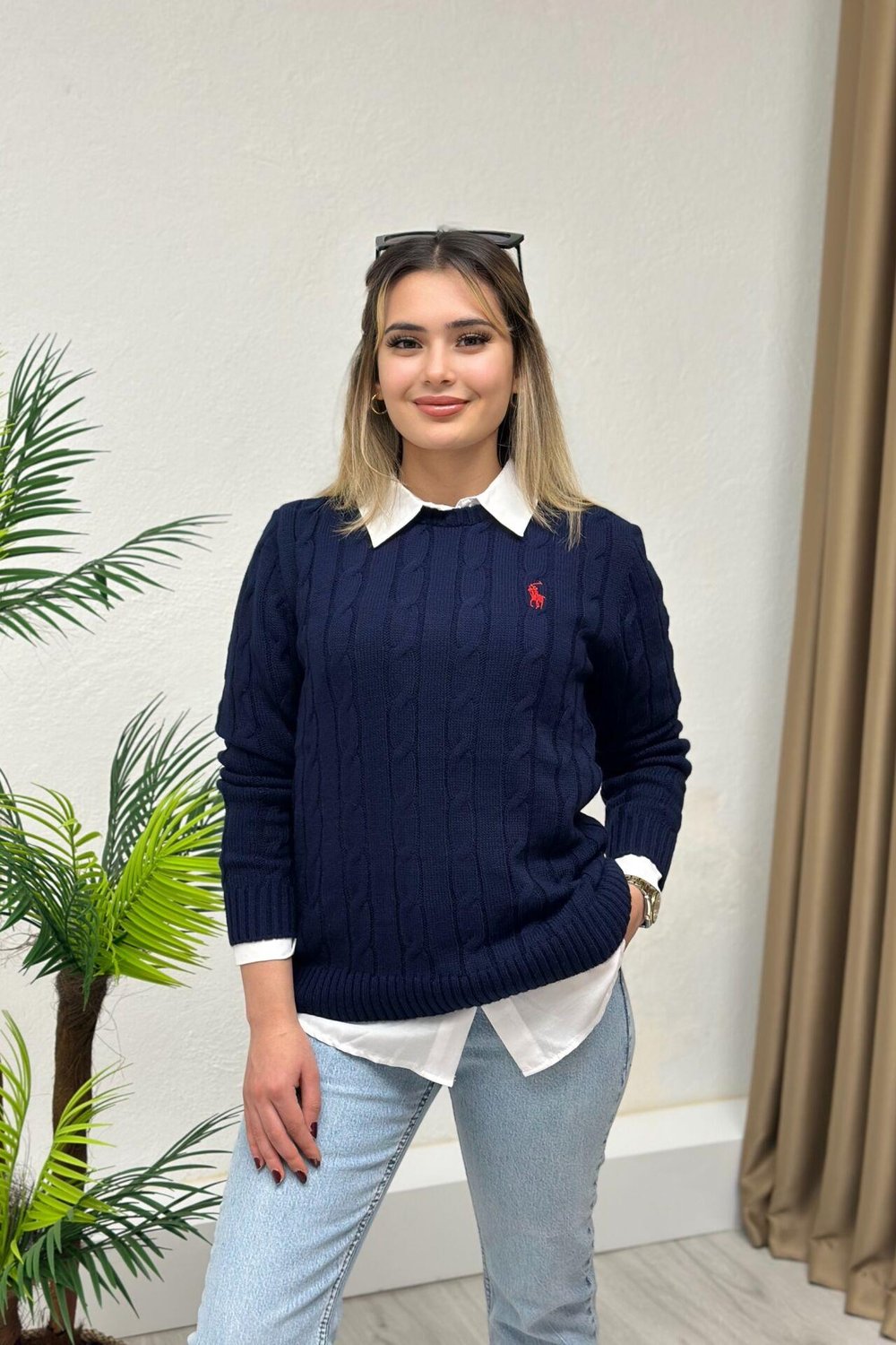Marka Model Göğsü Nakışlı Triko Kazak Lacivert