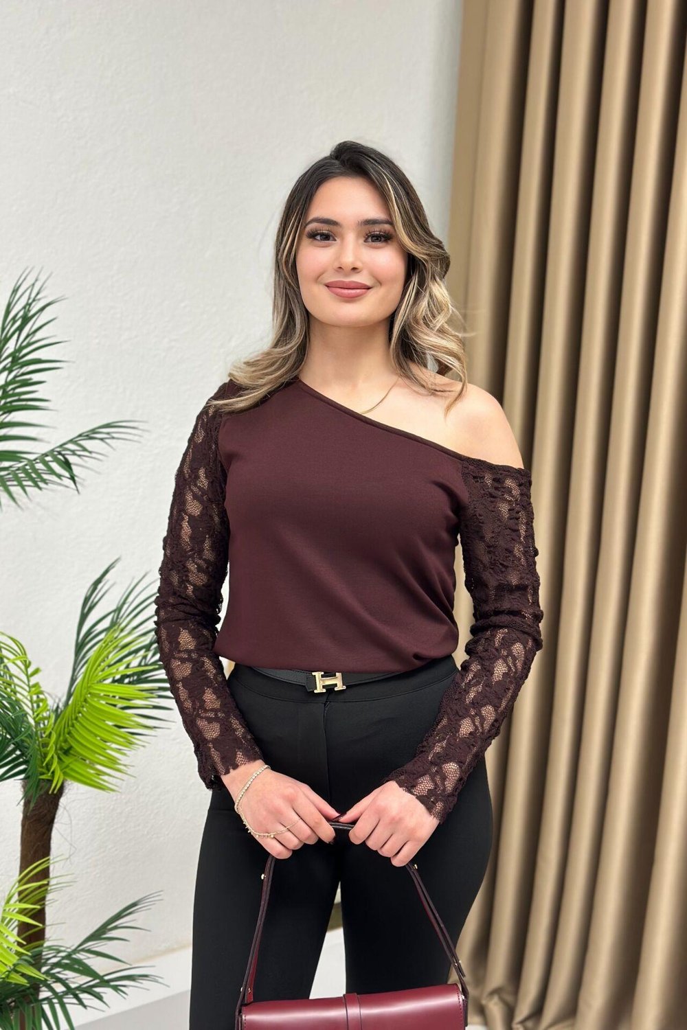 Modal Kumaş Tek Omuz Dantel Kol Bluz Bordo