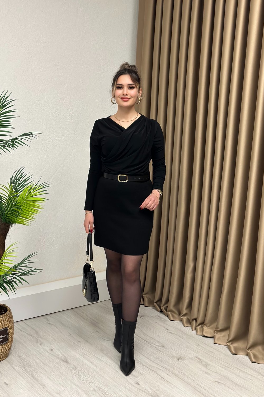Orjinal Marka Sandy Kumaş Kruvaze Yaka Drapeli Bluz Siyah