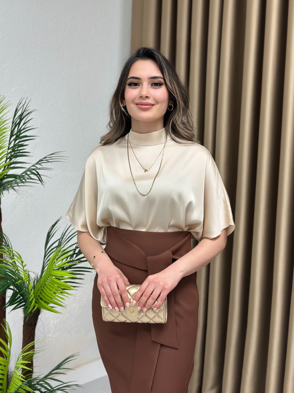 Premium Seri İpeksi Saten Dik Yaka Yarasa Kol Salaş Bluz Gold Bej
