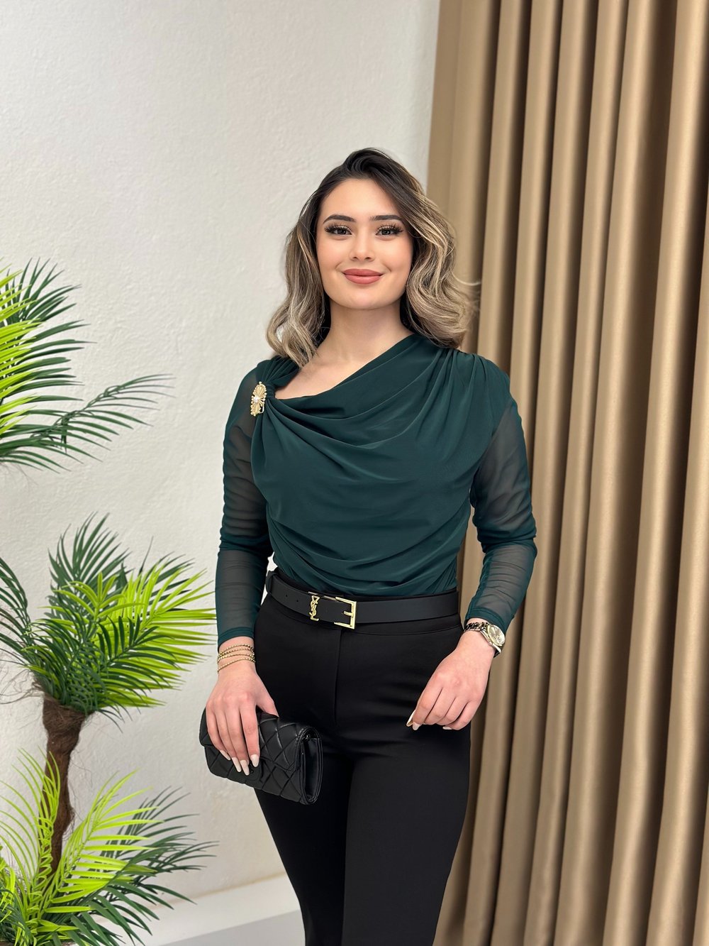 Sandy Kumaş Gold Broşlu Drapeli Tül Kol Bluz Zümrüt Yeşil