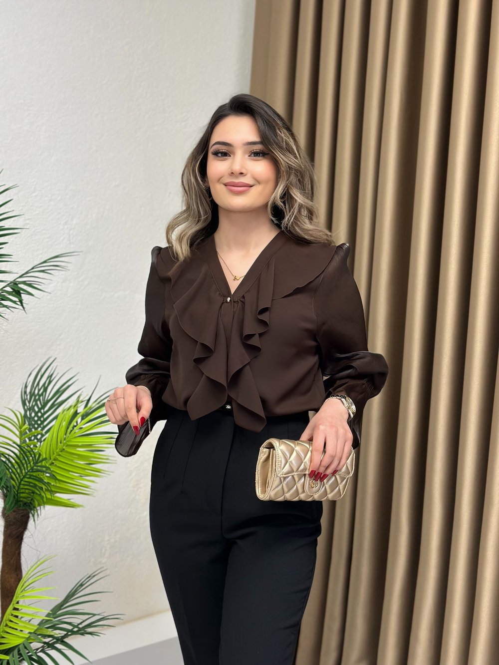 Volanlı Ön Detay Krep Kumaş Şifon Kol Bluz Acı Kahve 