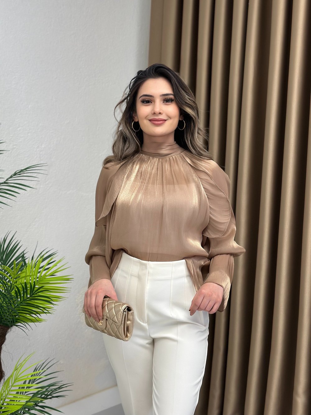 Zr Model İpeksi Parlak Şifon Transparan Bluz Gold Beji