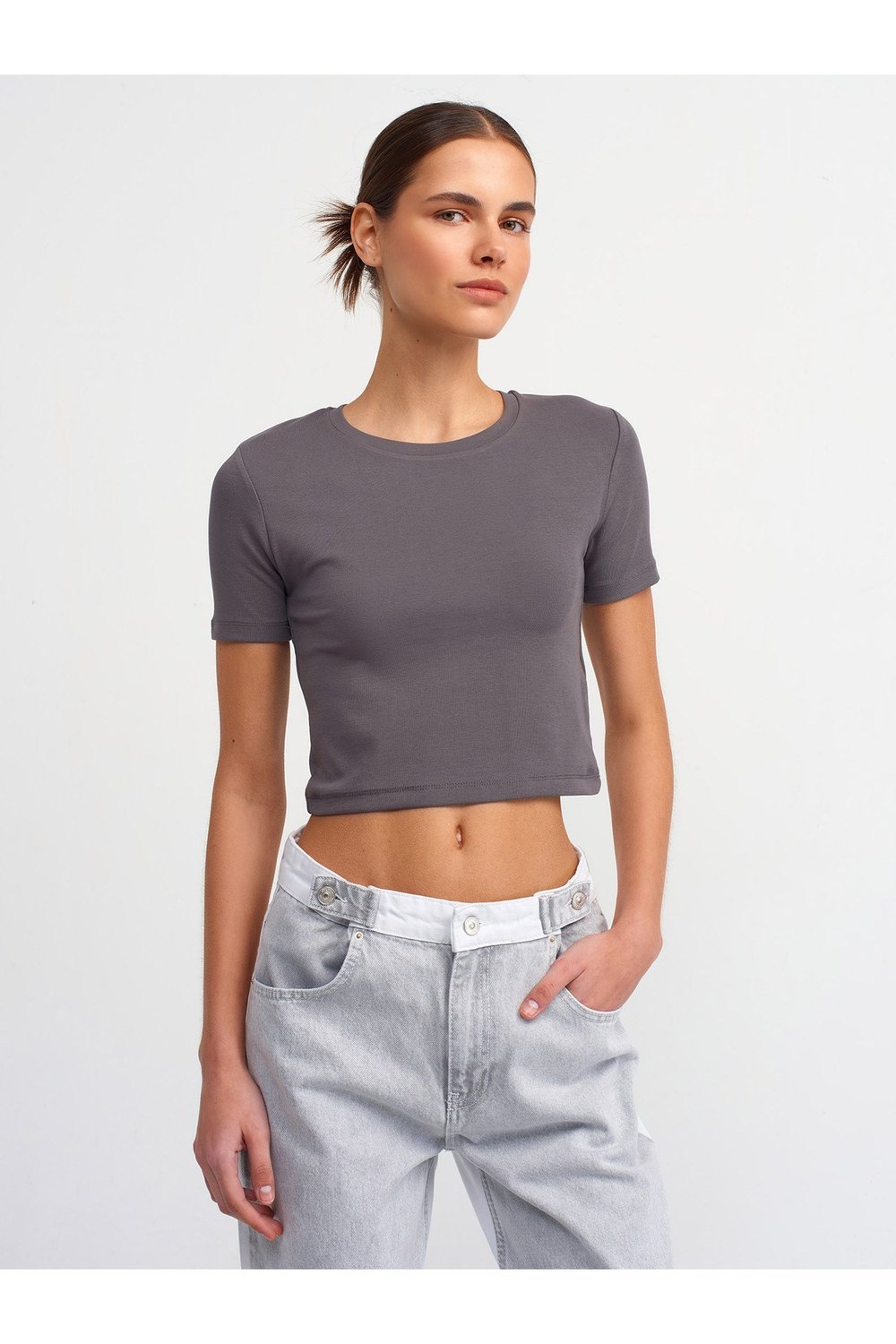 30124-crop-t-shirt-fume-c7b0c2.jpg