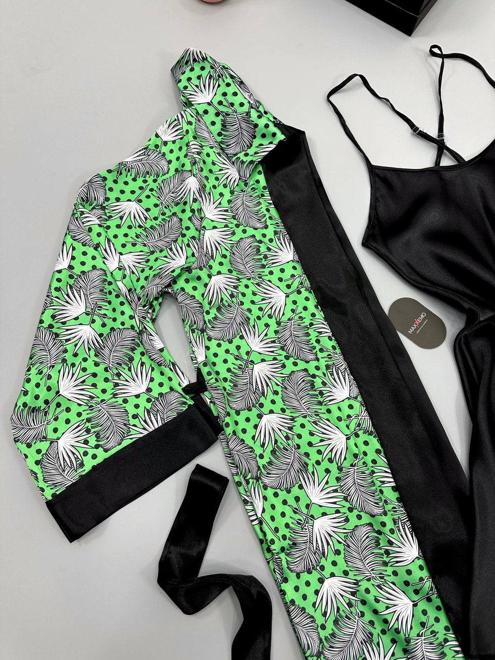 Lariss Saten Set