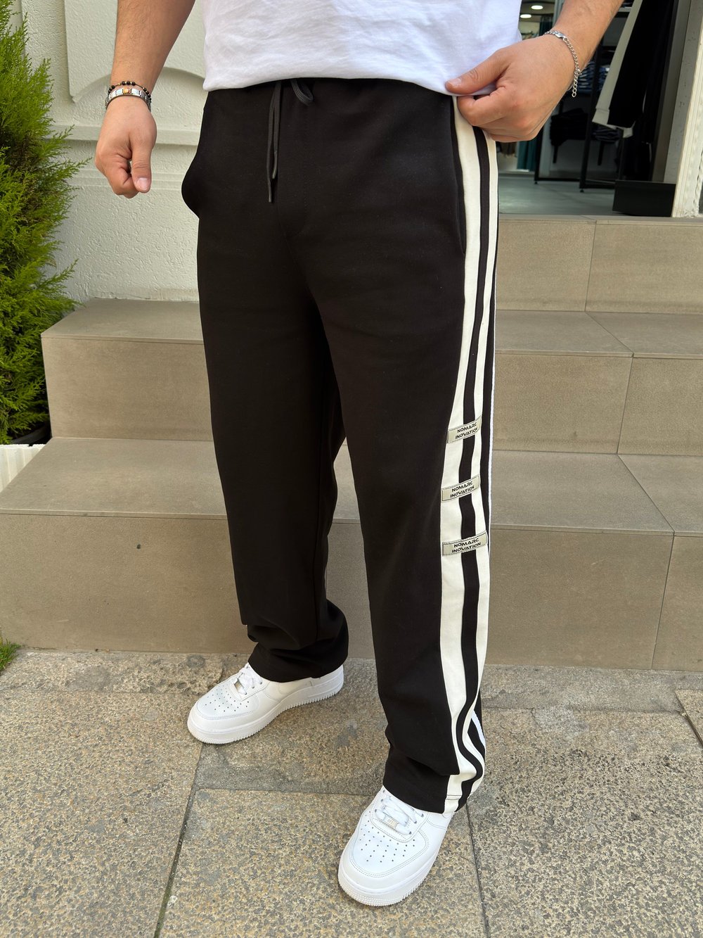 Siyah Etiket Detaylı Baggy Eşofman Alt
