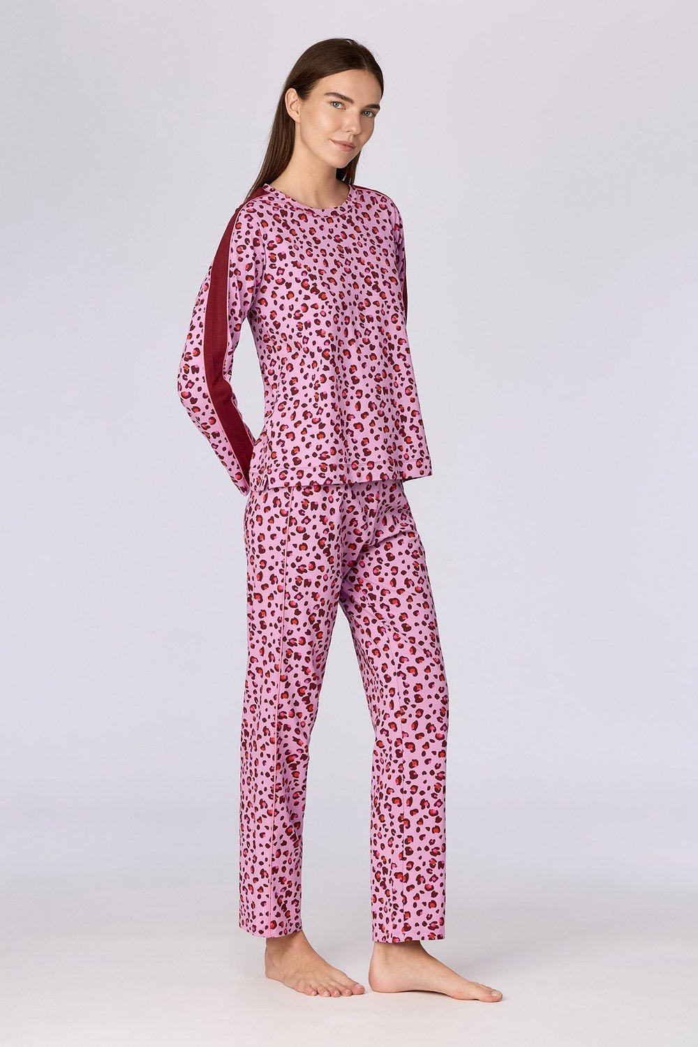 Pembe Leopar Desenli Bisiklet Yaka Uzun Kollu Kadın Pijama