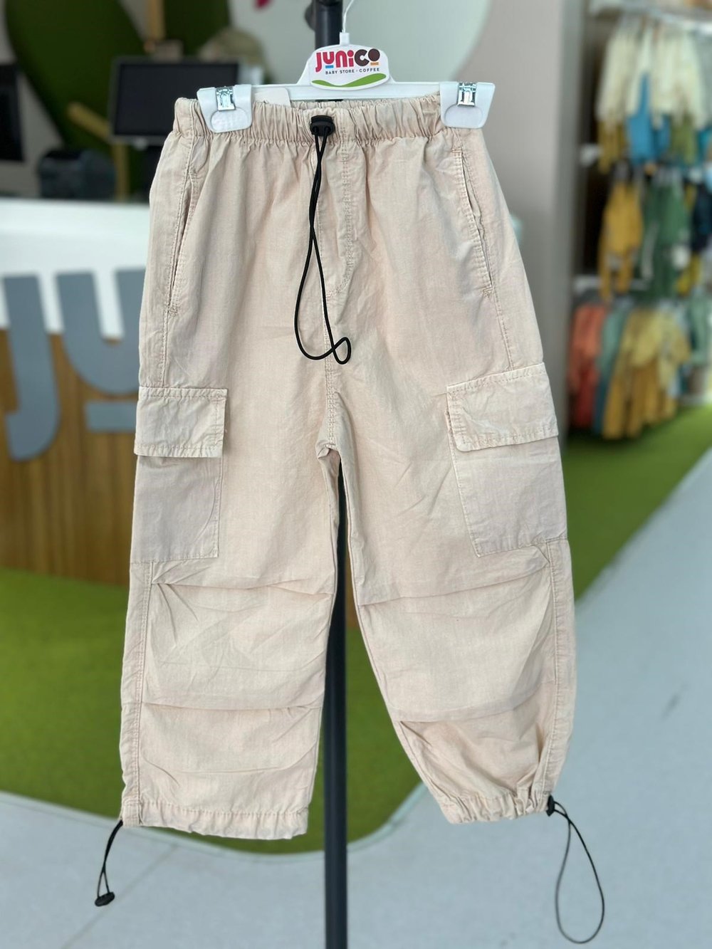 BEJ LASTİK PARAŞÜT PANTOLON