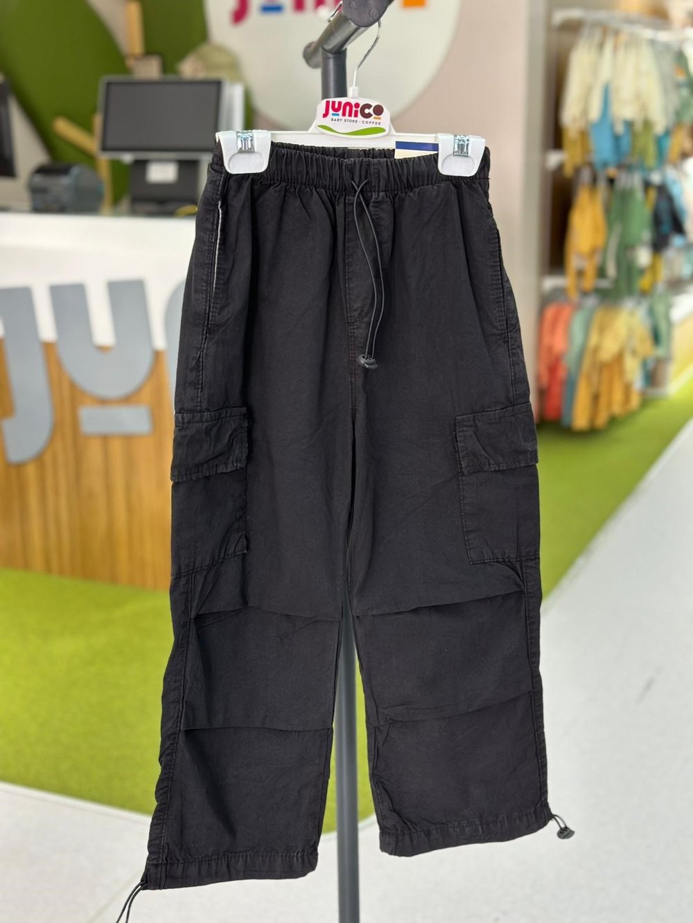 SİYAH LASTİK PARAŞÜT PANTOLON