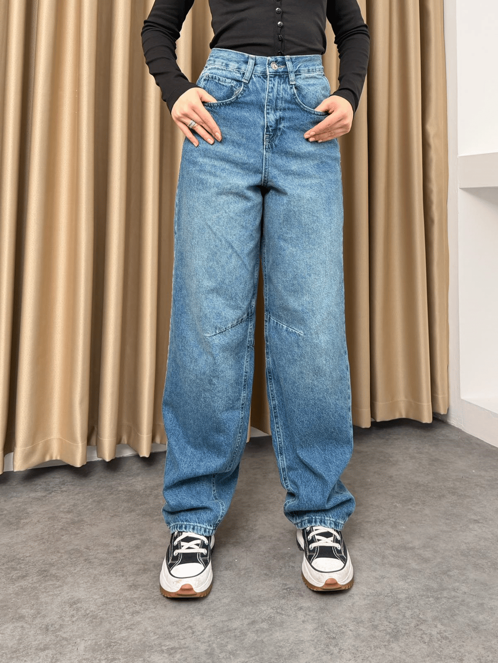 Arkası Tokalı Dizi Pensli Baggy Jean Açık Mavi