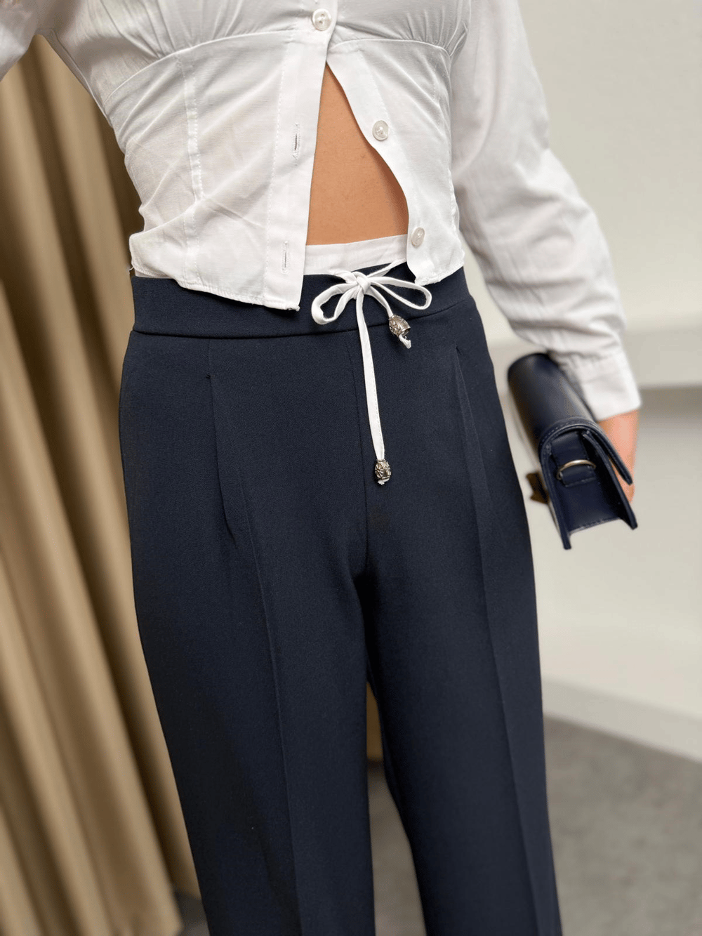 Saten Garnili Yandan Fermuarlı Kumaş Pantalon Lacivert
