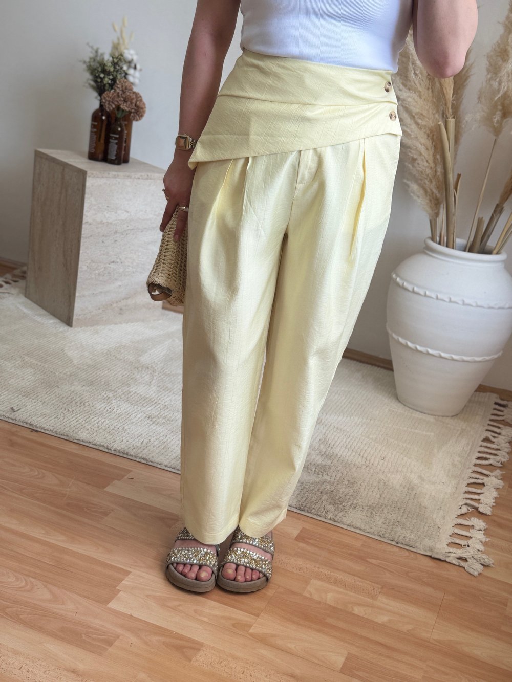 Kemer Görünümlü Detaylı Pantolon-Sarı