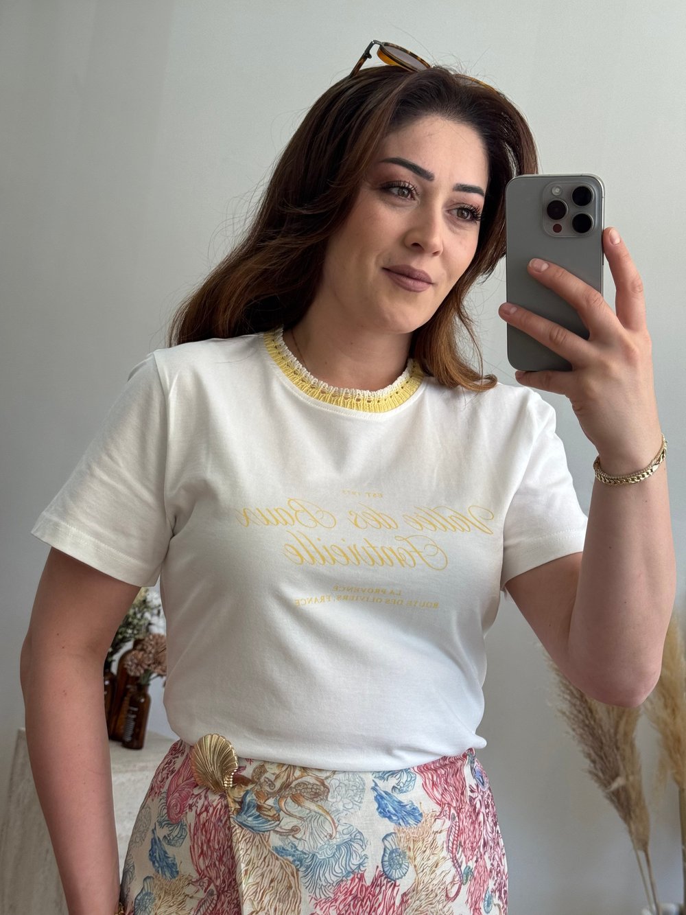 Nakış Detaylı Basic Tişört-Sarı