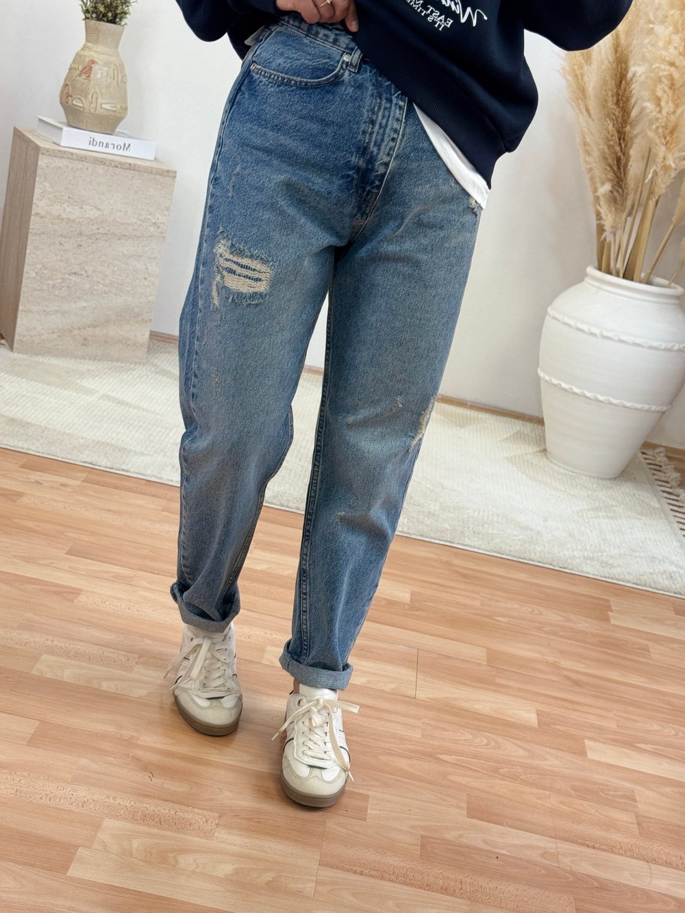 Yırtık Detaylı Mom Jean