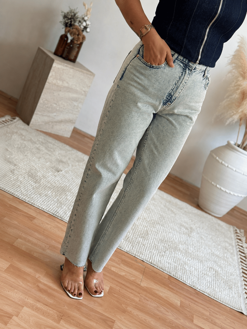 Zra Kesik Paça Mom Fit Jean-Kar Yıkama 