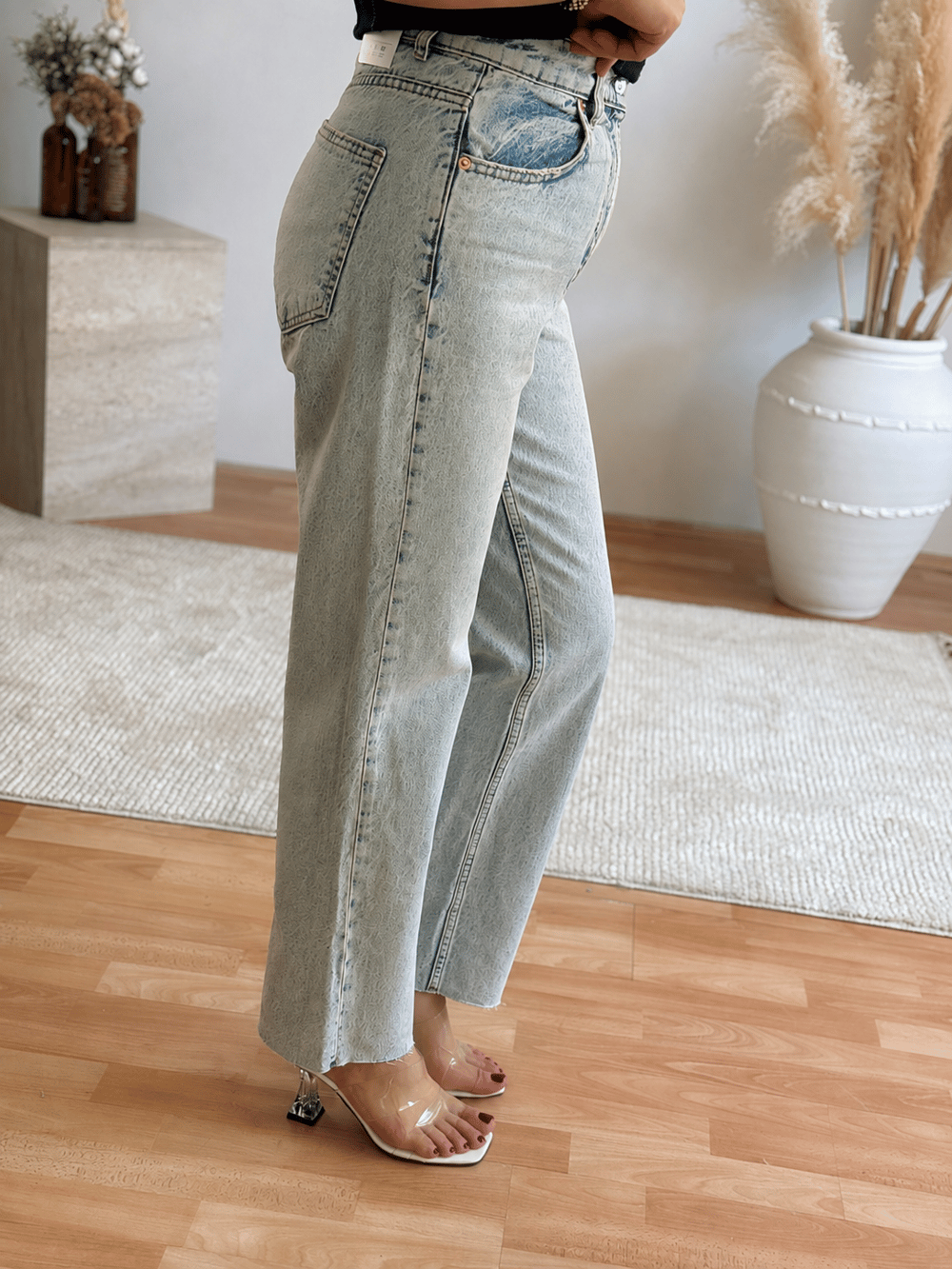 Zra Kesik Paça Mom Fit Jean-Kar Yıkama 