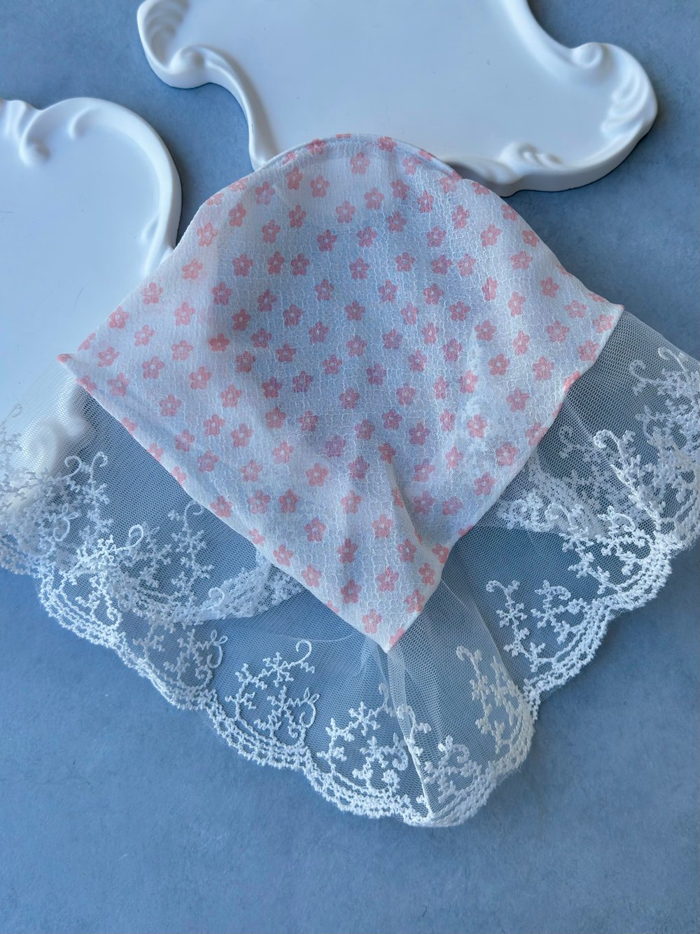 Pembe Renk Çiçek Ve Dantel Detaylı Vintage Bohem Taç