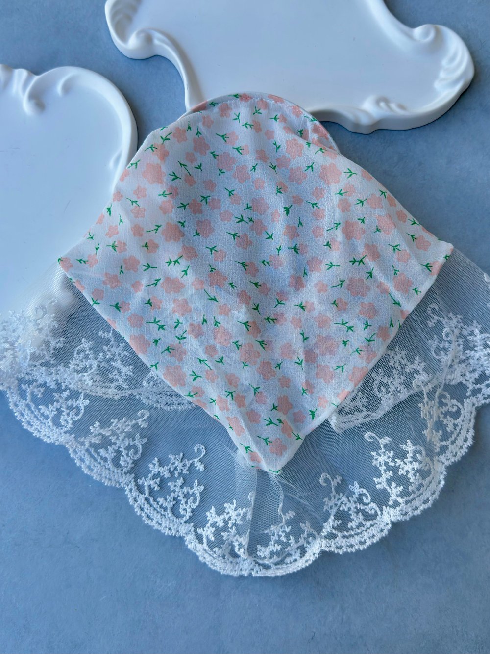 Pembe Renk Çiçek Ve Dantel Detaylı Vintage Bohem Taç
